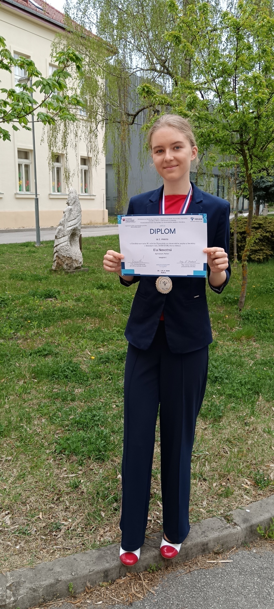 Elka Novotna 2 miesto cološtatne kolo Olympiady zo slovenskeho jazyka