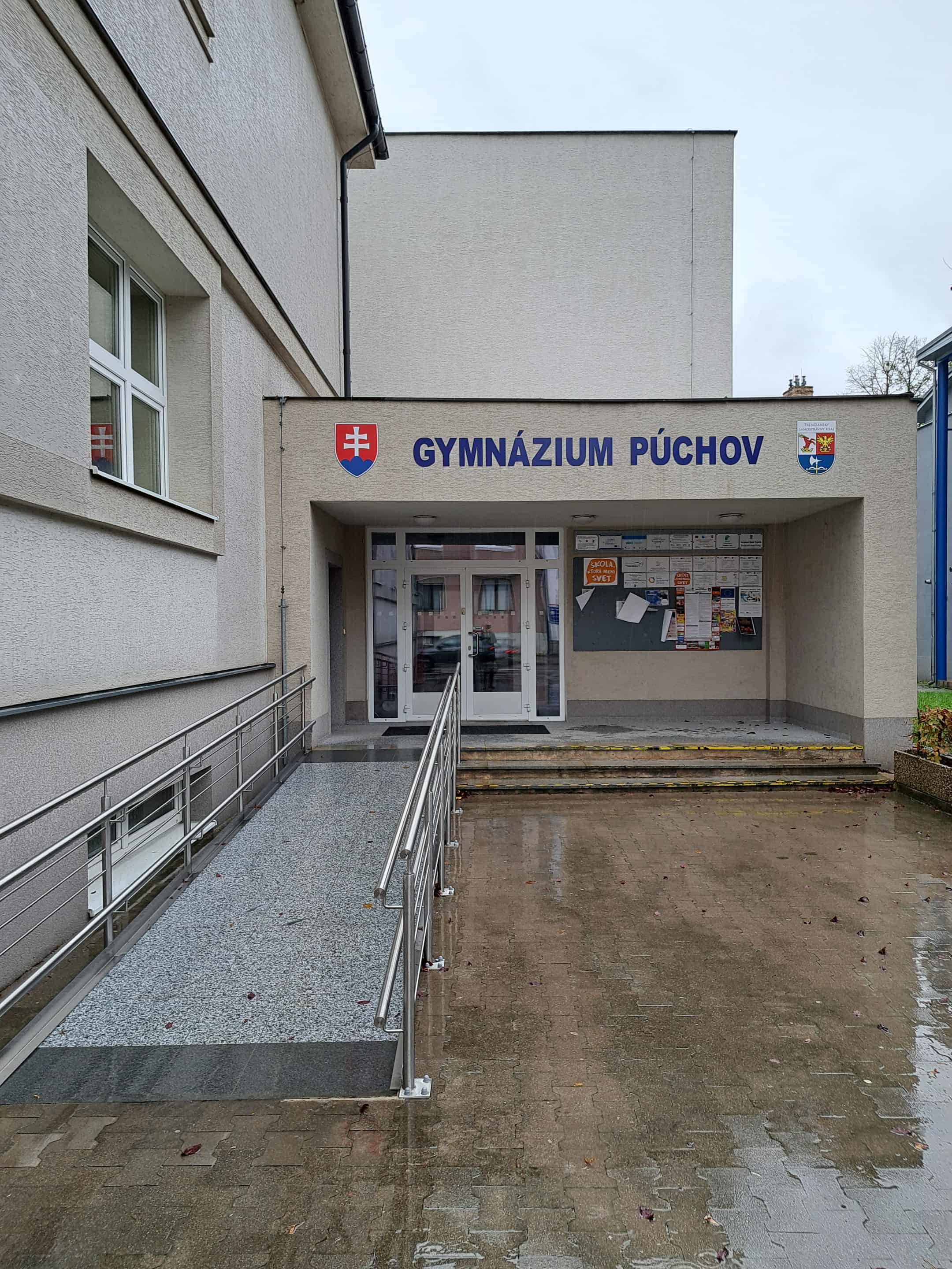 rampa1 predny vchod a publicita